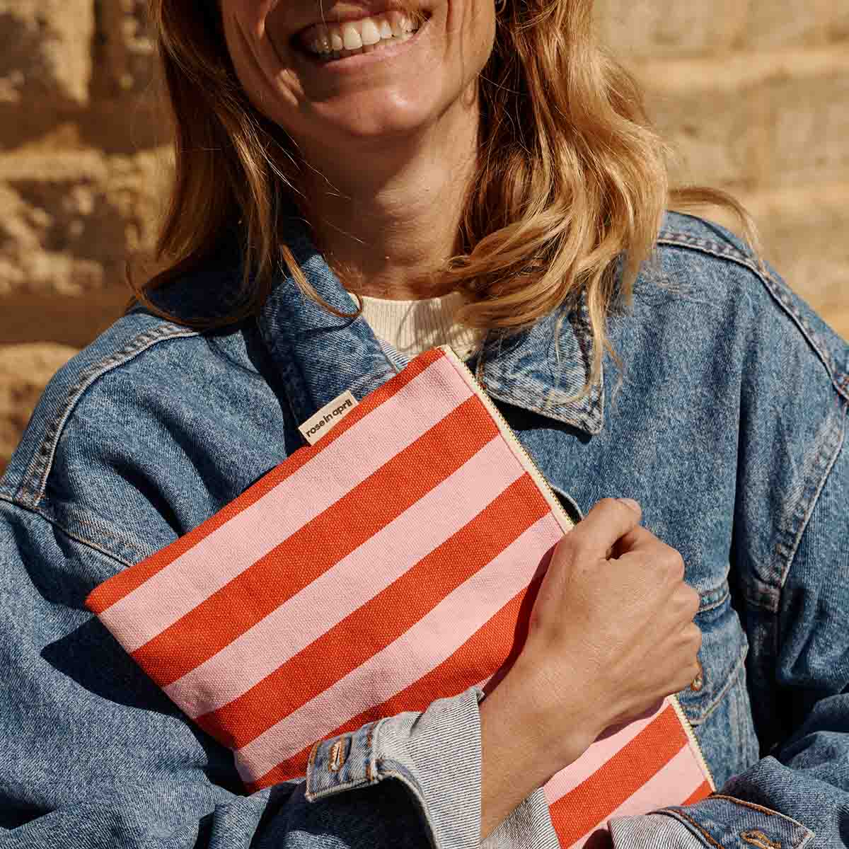 LILI flache Tasche mit Streifen in Tomatenrot und Candy Pink